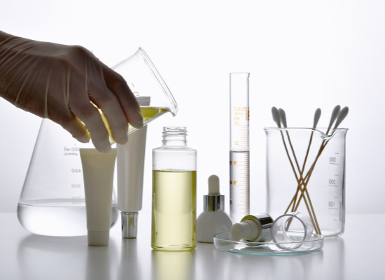 Les ingrédients clés à rechercher dans les soins anti-taches